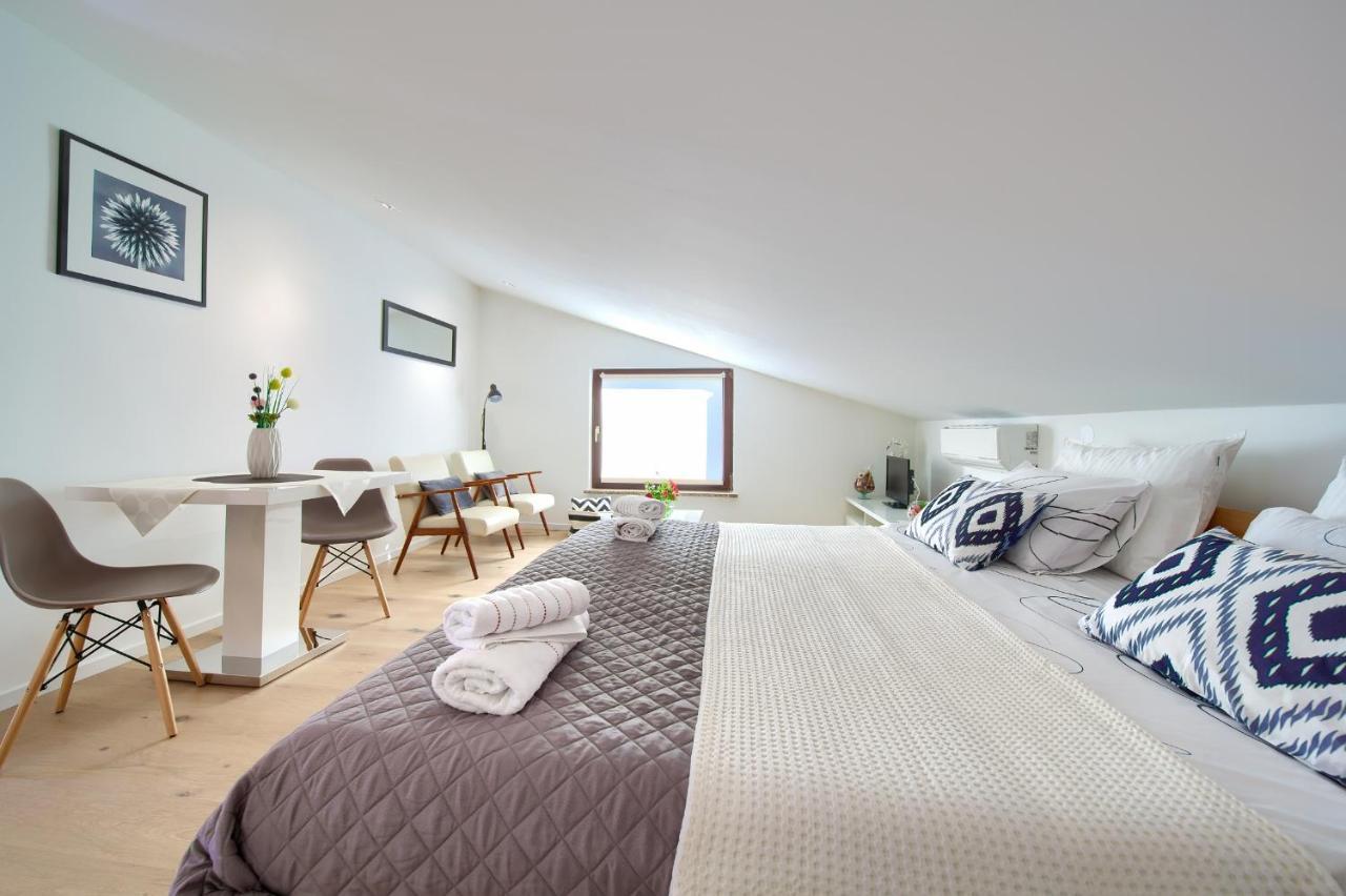 Apartments Sinisa - Krk Town Bagian luar foto